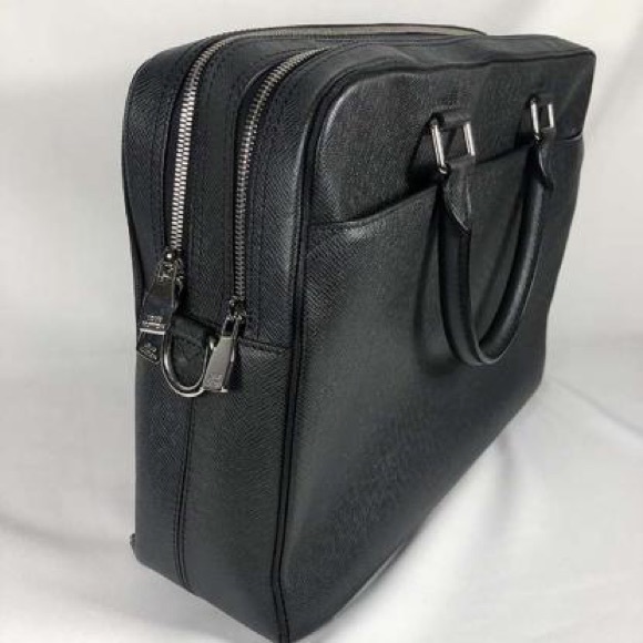 New Louis Vuitton Porte Documents Black Taiga bag - Picture 2 of 8